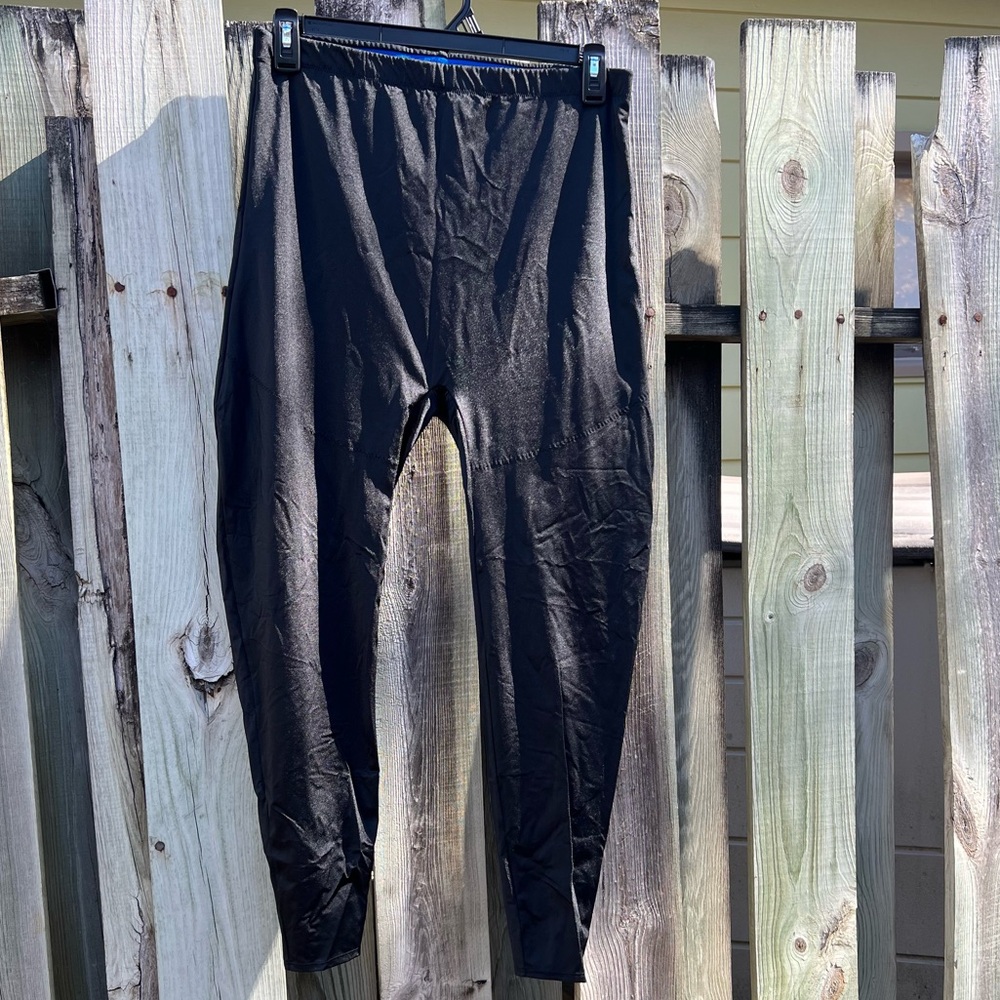 Yitty black leggings size 1X - shiny!